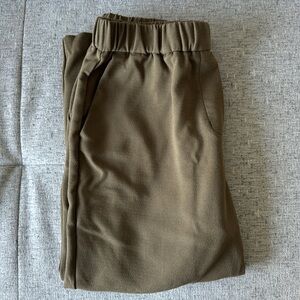Oak + Fort Elastic Waist Olive Green Trousers Sz S Petite (Hemmed)